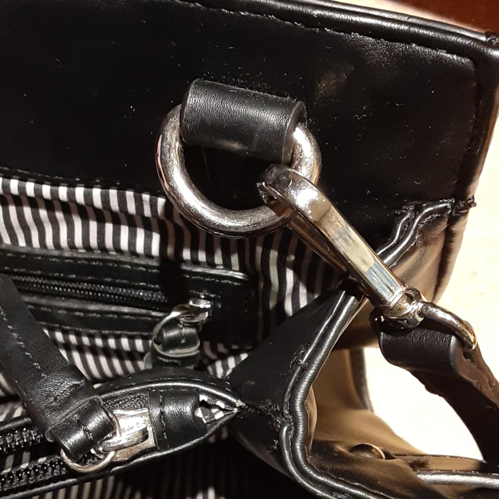 Nine West Leather Purse💥Flash Sale 💥 - Picture 7 of 11